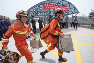 感觉亏了！太阳报：帕尔默的合同中并不包括进球奖金